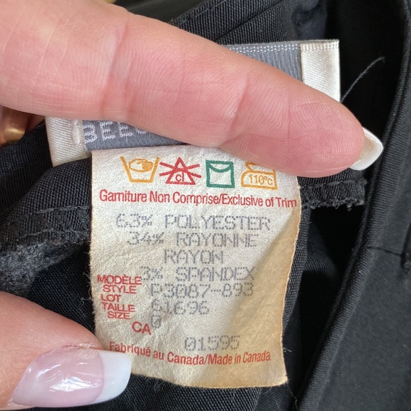 Black above knee skirt with front left leg slit and loops for skinny belt - Picture 5 of 6